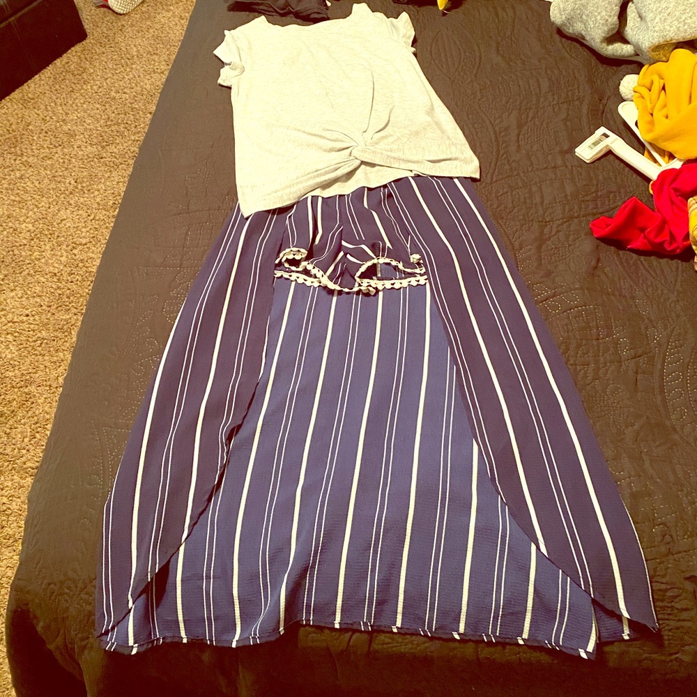 Skort with gray T-shirt